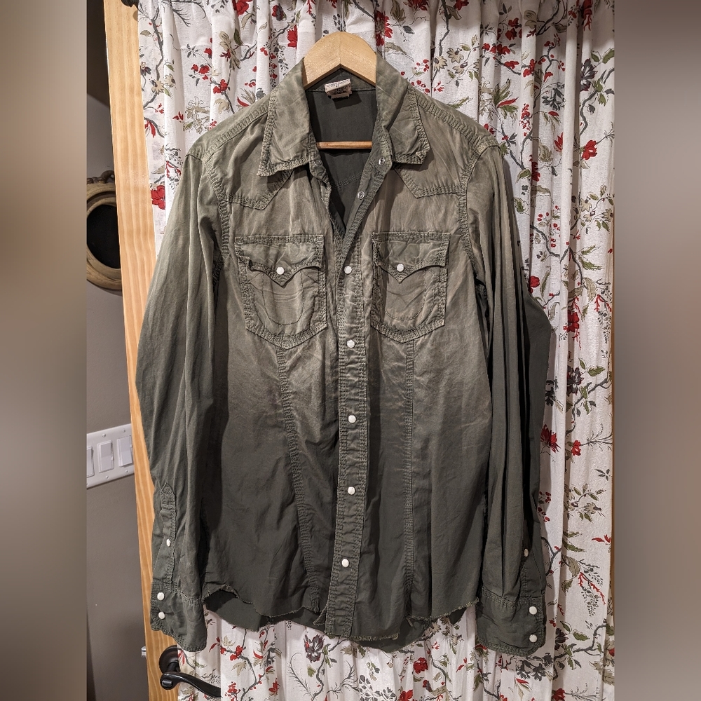 True Religion shirt size XL